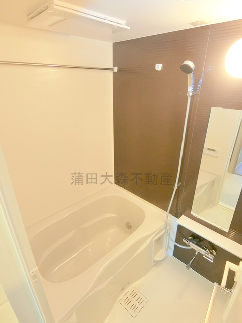 バス・シャワールーム　追焚+浴室暖房乾燥機付きのバスルーム　お風呂