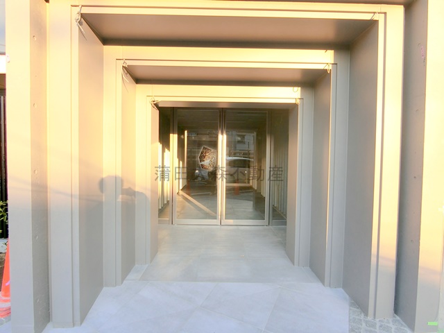 エントランス　防犯カメラTVモニター付オートロック宅配BOXメールBOX管