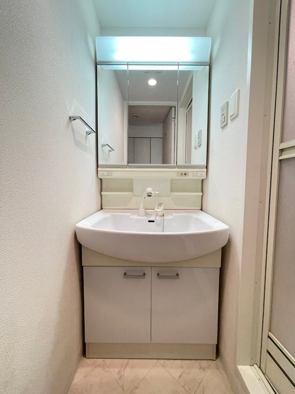 洗面設備　広い洗面スペース