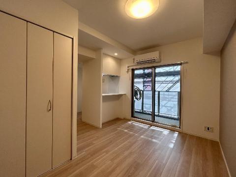 居室・リビング　室内