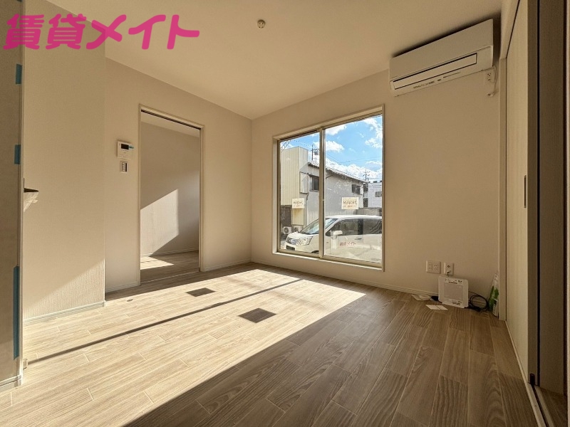 居室・リビング　別部屋参考写真です