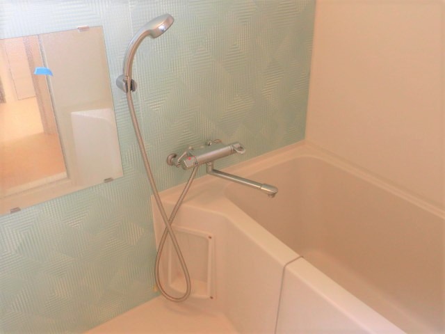 バス・シャワールーム　浴室乾燥機付き♪