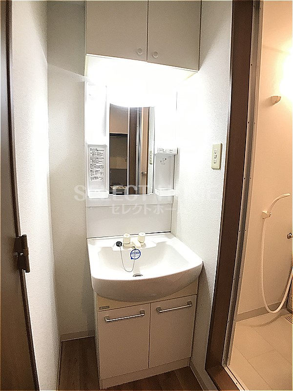 洗面設備　独立洗面台で身支度をすべて済ませてしまいましょう