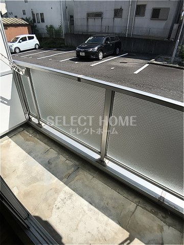 バルコニー　開放的で明るい空間を演出してくれるバルコニーです