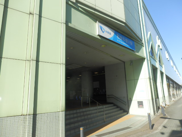 コンビニ　セブンイレブン（コンビニ）まで217m