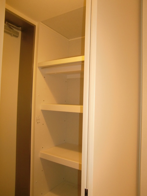 その他　★玄関にある収納棚／同タイプ別号室写真★