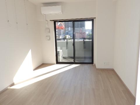 居室・リビング　室内