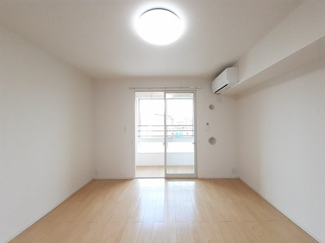 居室・リビング　使いやすい居間です