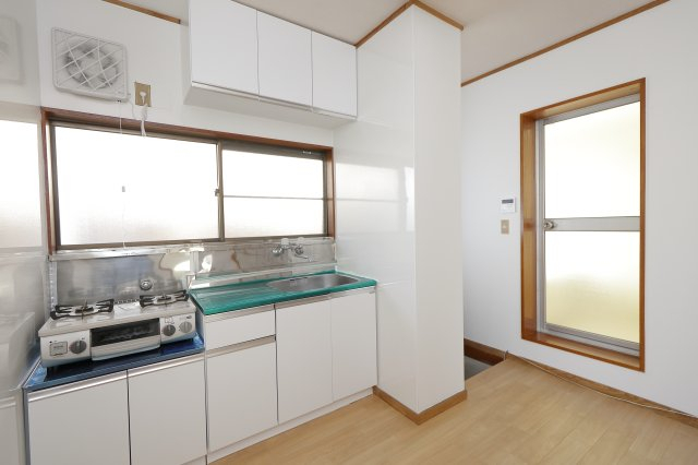 居室・リビング　コンロは残置物