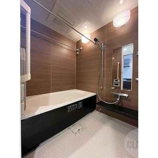 バス・シャワールーム　浴室乾燥機付きバスルーム