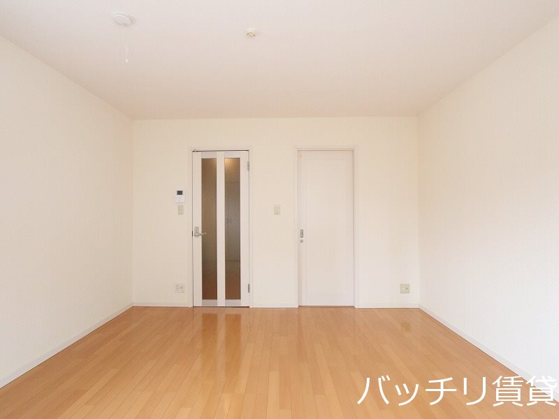 居室・リビング　別号室タイプの為、現状を優先いたします