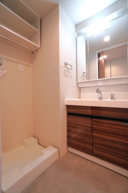 洗面設備　※写真は同タイプ住戸です。