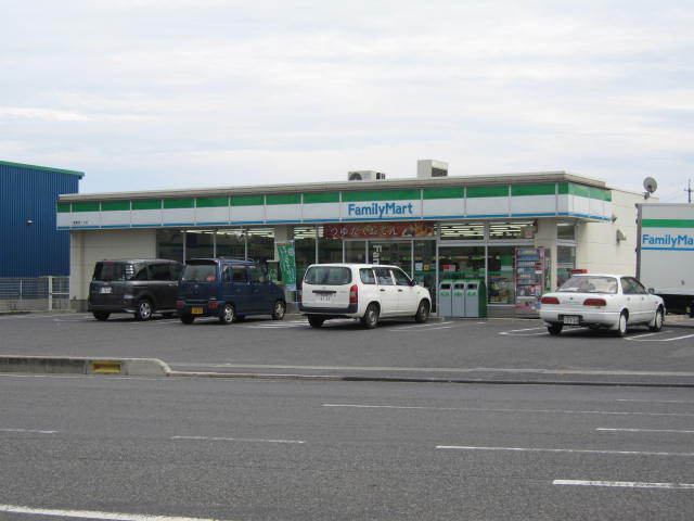 コンビニ　ファミリーマート 倉敷新田店（コンビニ）まで641m