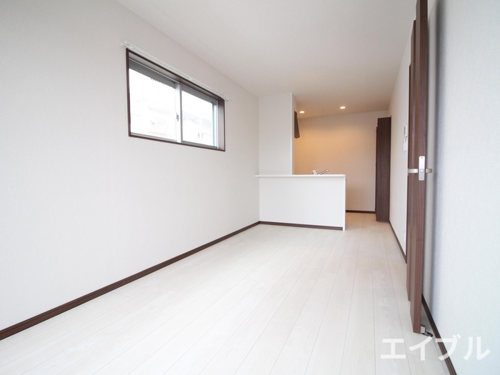 居室・リビング　別号室のお写真になります。