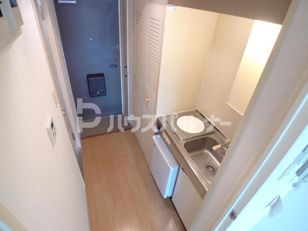 玄関　キッチン