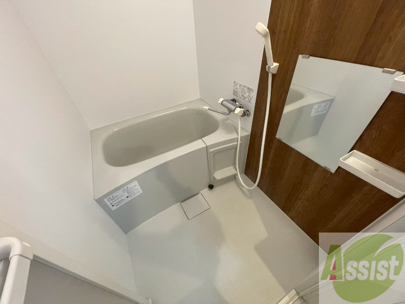 バス・シャワールーム　お風呂になります。一日の疲れを癒してくださいね。