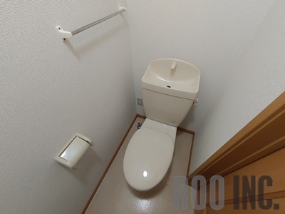 トイレ　写真は反転のお部屋です