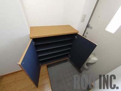 収納　写真は反転のお部屋です