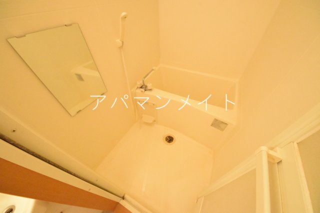 バス・シャワールーム　浴室乾燥機付き！