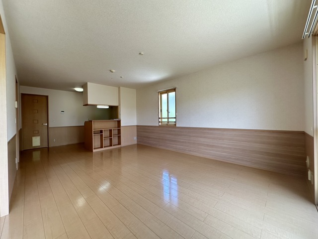 居室・リビング　別部屋参考写真です