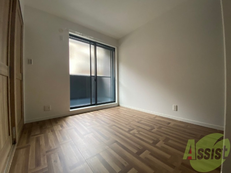 その他部屋・スペース　窓から室内へと降り注ぐやわらかな光と伸びやかなで開放な空間