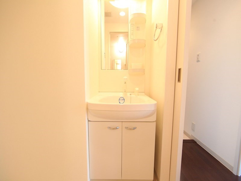 洗面設備　脱衣所　独立洗面台（シャンプードレッサー）洗濯機用意できます