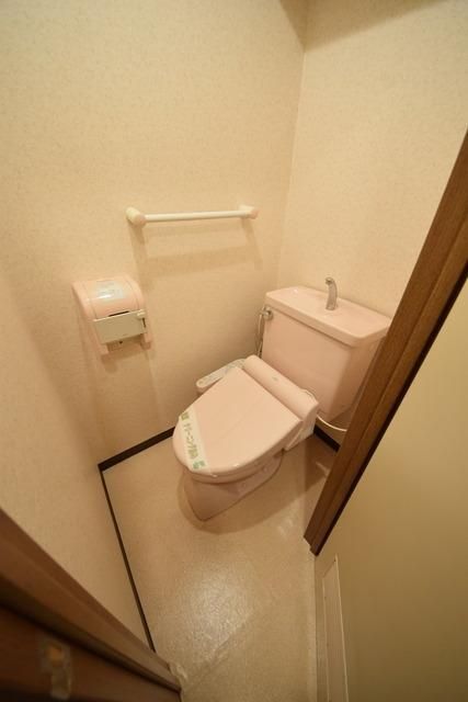 トイレ　＊別部屋参考写真です。