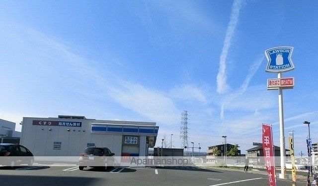 コンビニ　ローソン三郷彦沢店（コンビニ）まで700m