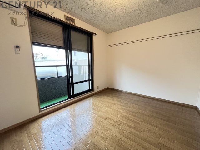 居室・リビング　エアコン付きで快適に過ごせます！