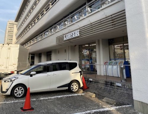 コンビニ　ローソン 中日新聞北館店（コンビニ）まで510m