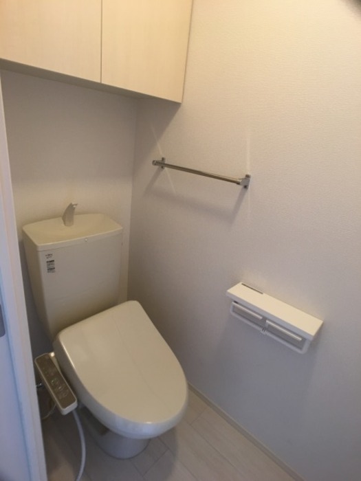 トイレ　温水洗浄暖房便座のトイレ