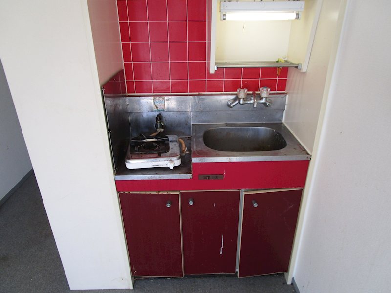 キッチン　写真は原状回復工事前