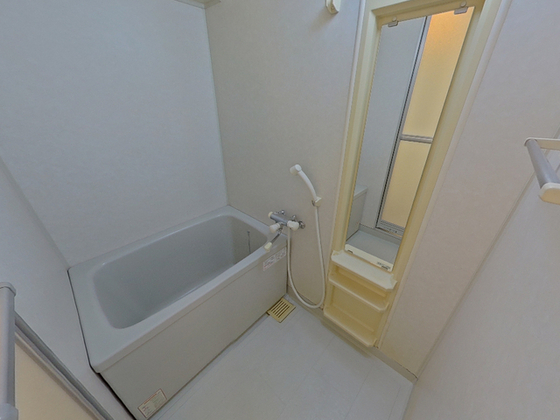 バス・シャワールーム　※別部屋の写真です