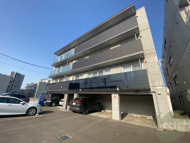 建物外観　札幌市中央区南２２条西「アールズ・コート」
