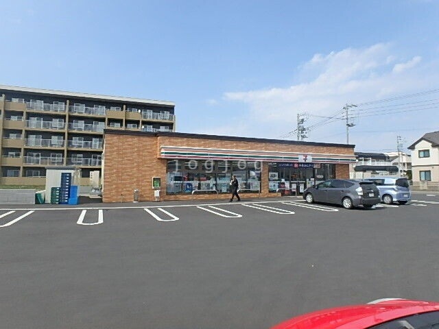 コンビニ　セブンイレブン千歳大和店（コンビニ）まで985m