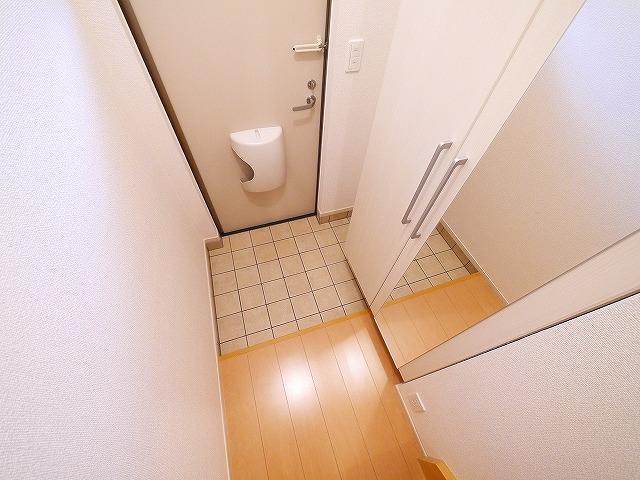玄関　収納もある玄関です