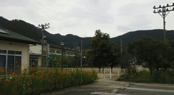 小学校　甲府市立羽黒小学校（小学校）まで639m