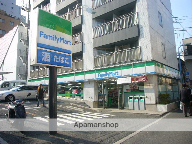 コンビニ　ファミリーマート（コンビニ）まで658m