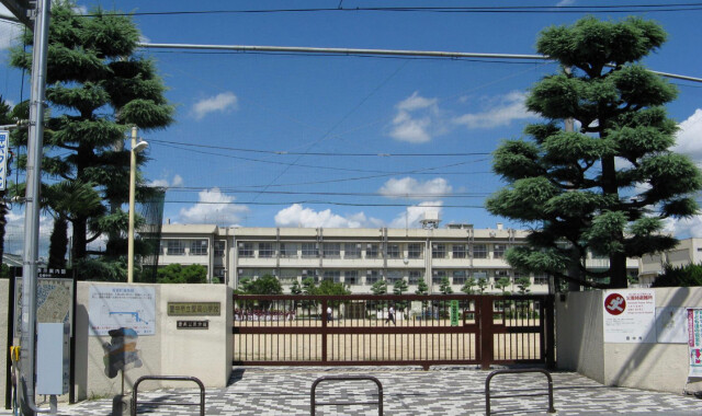 小学校　豊中市立豊南小学校（小学校）まで300m