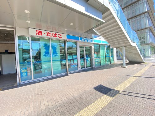 コンビニ　ローソン桑名駅前店（コンビニ）まで691m