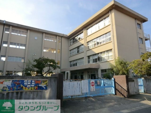 小学校　古ヶ崎小学校（小学校）まで900m
