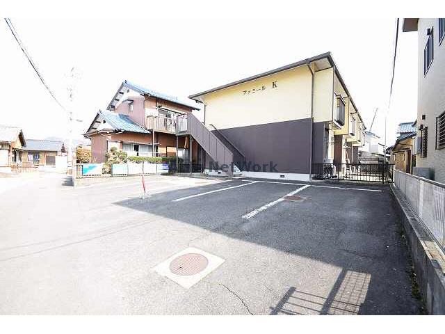 駐車場　駐車場