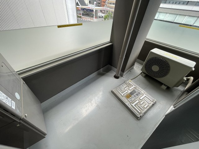 バルコニー　外からの目が気にならないバルコニーで洗濯物が干せます
