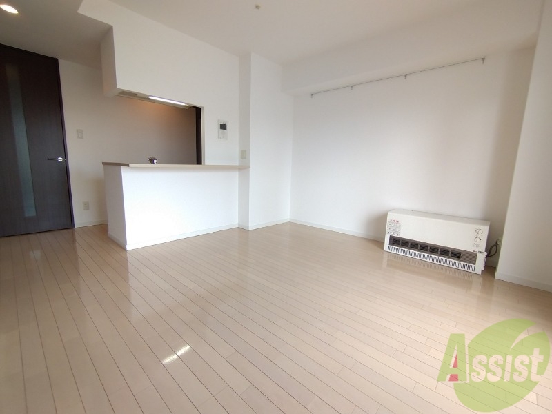 居室・リビング　広くてキレイなお部屋が広がっていて、充実した生活が送れそう。