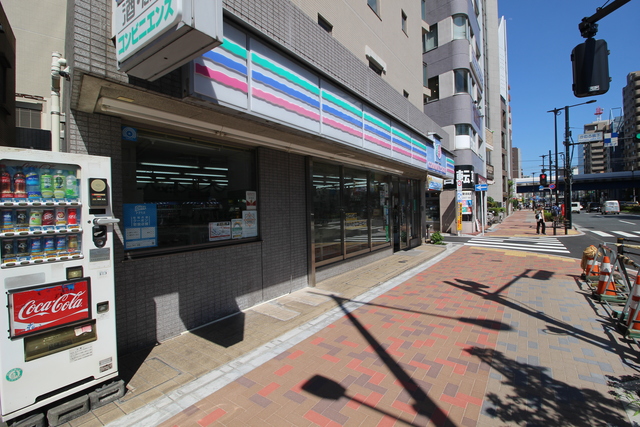 コンビニ　コミュニティ・ストアかむろ坂下すずき店（コンビニ）まで107m