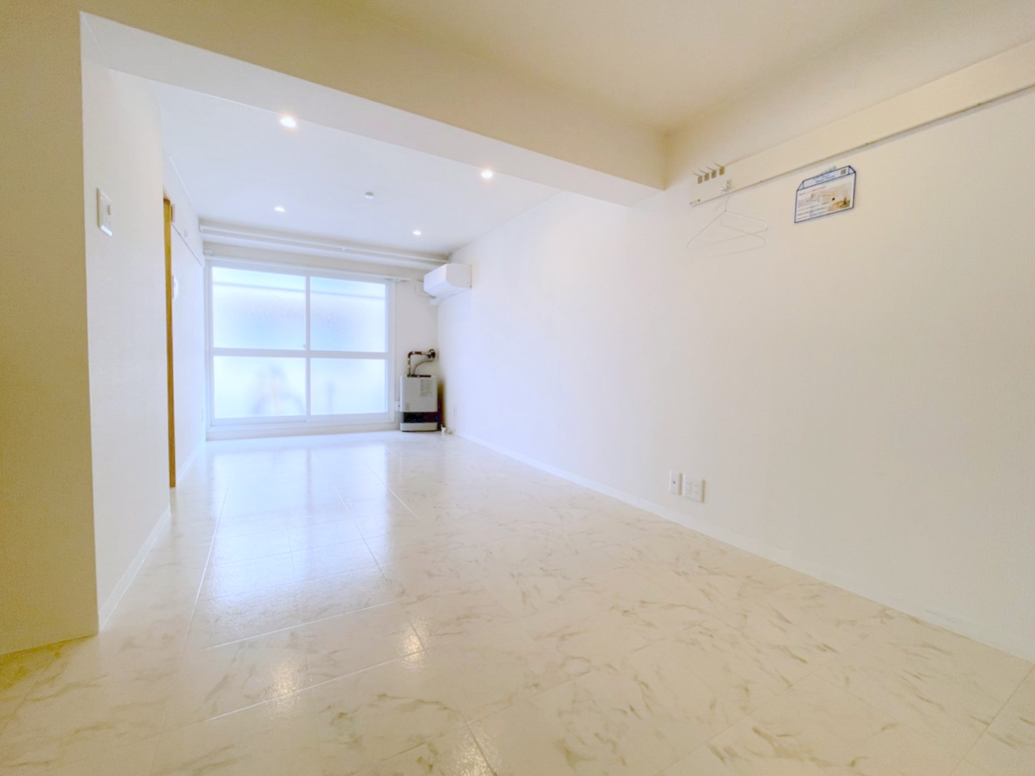 居室・リビング　非常に綺麗なリフォームがされているお部屋です♪