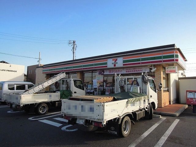 コンビニ　セブンイレブン岐阜西中島店（コンビニ）まで450m