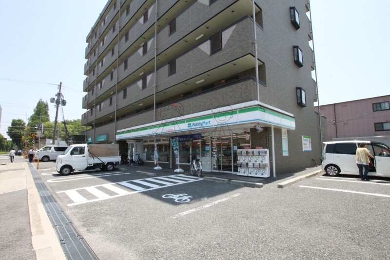 コンビニ　ファミリーマートMYS杉本町店（コンビニ）まで205m