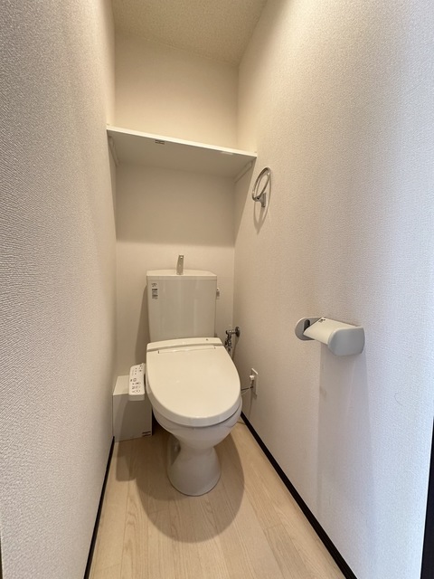 トイレ　同施工会社参考写真です