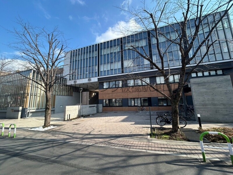 中学校　豊島区立池袋中学校（中学校）まで944m